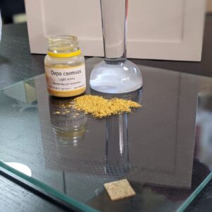 хрустальный курант и стекло для пигментов